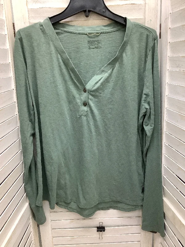 Top Long Sleeve By Patagonia In Green, Size: Xl