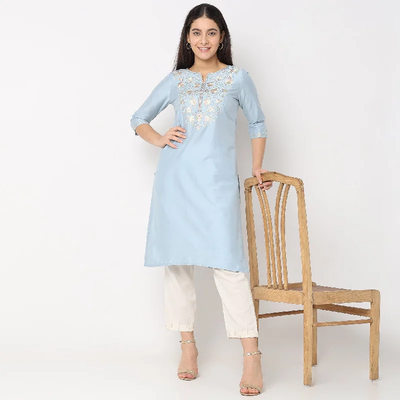 Straight Fit Embroidered Kurta