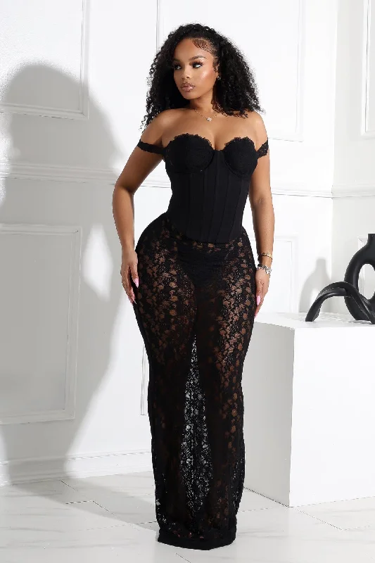 Maila Lace Corset Maxi Dress With Underwear